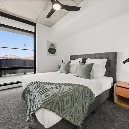 Rambla At Solarino House Aparthotel Melbourne Bagian luar foto