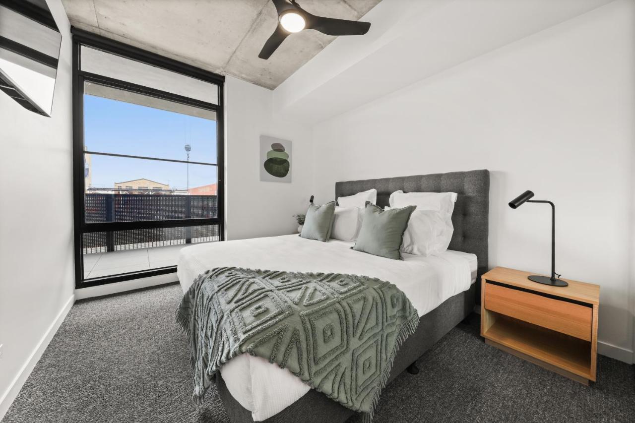 Rambla At Solarino House Aparthotel Melbourne Bagian luar foto