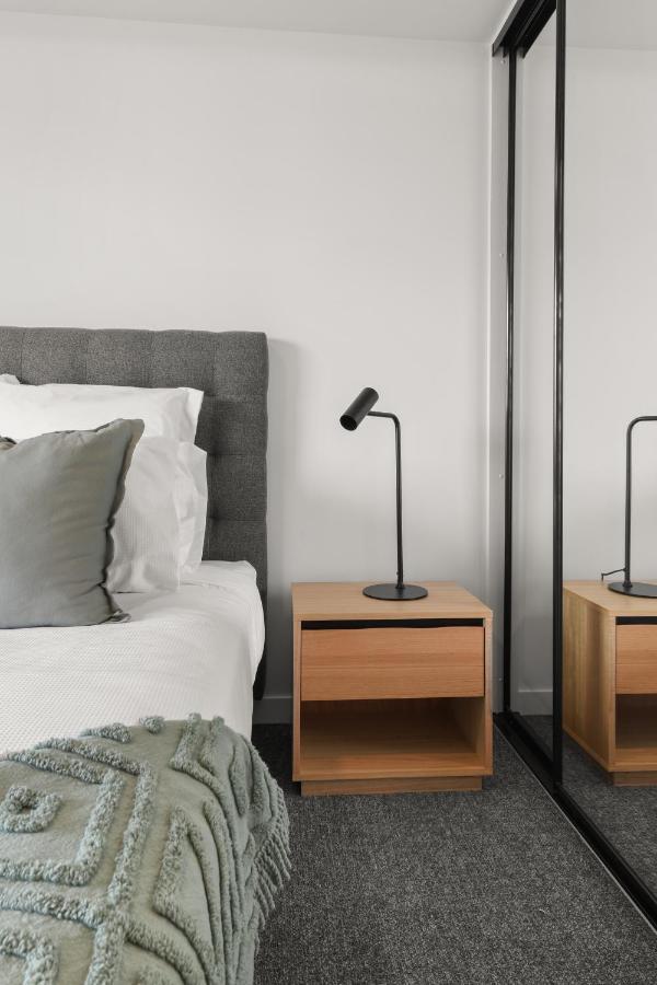 Rambla At Solarino House Aparthotel Melbourne Bagian luar foto